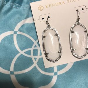 NEVER WORN Kendra Scott Earrings